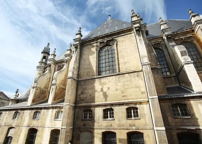 Residense Louvre Museum By Prestige